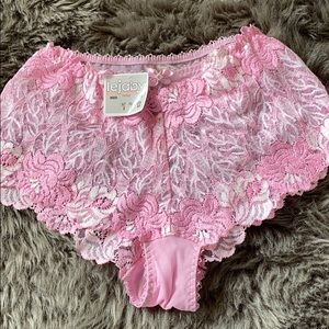 BNWT Lejaby lace boy shorts